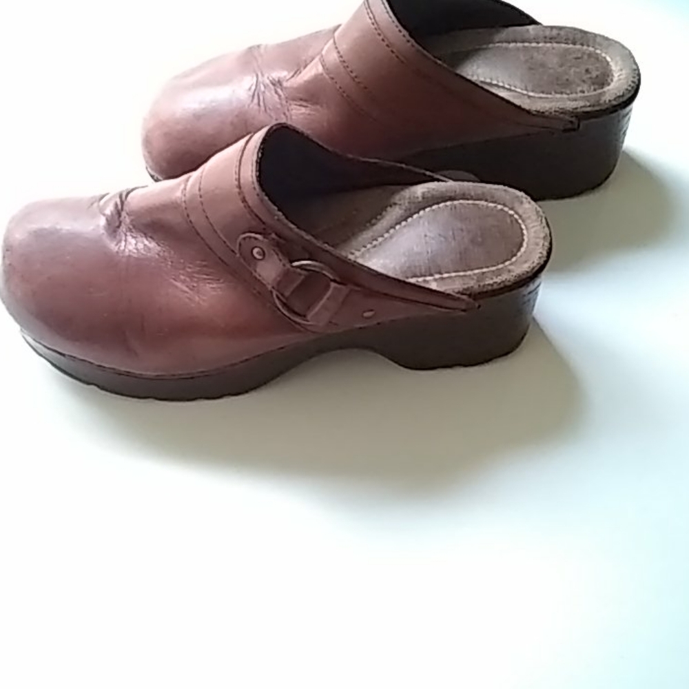 Clogs - Picture 3 of 8